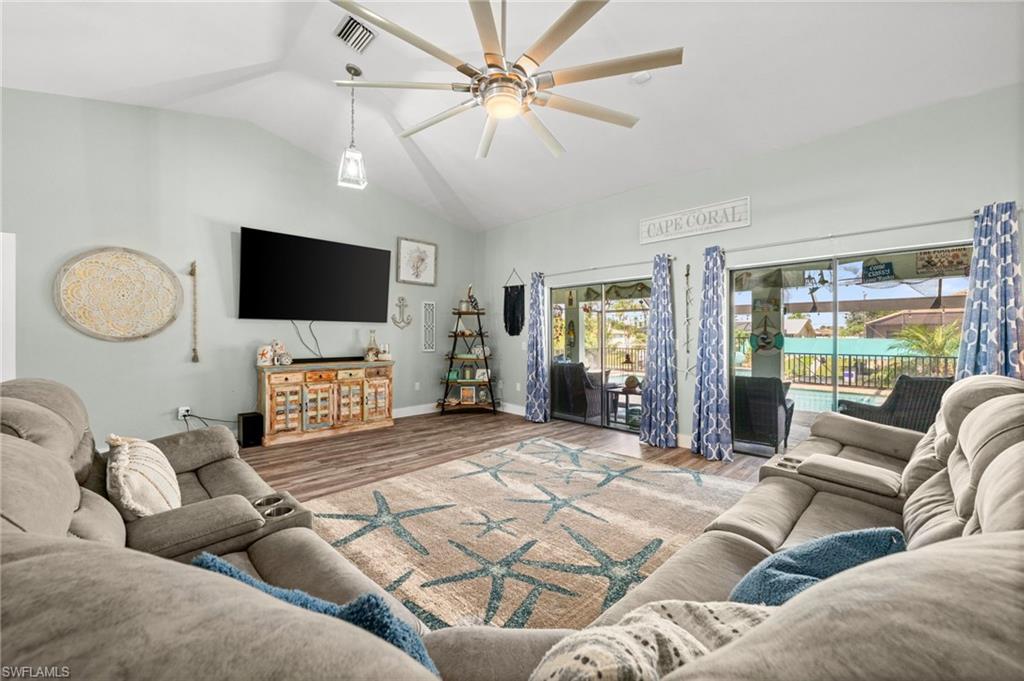 CAPE CORAL - Residential