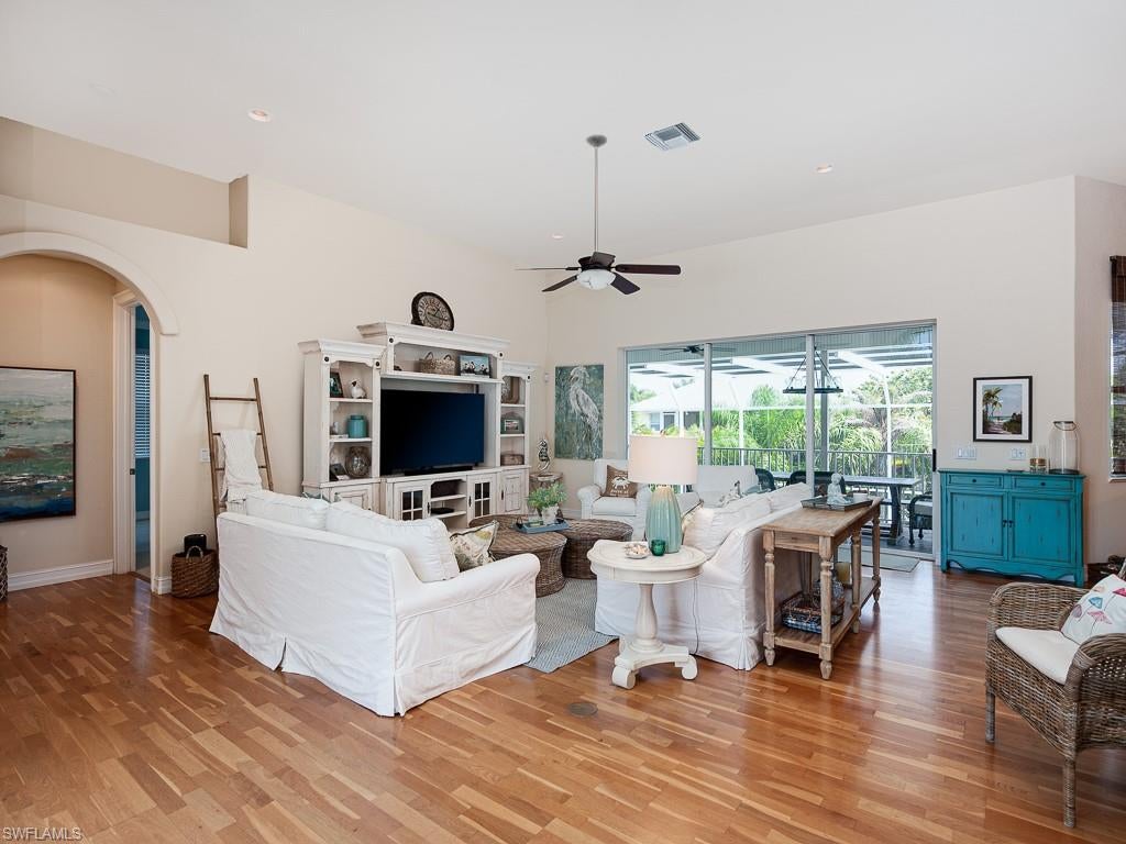 BRIGHT WATER - Residential