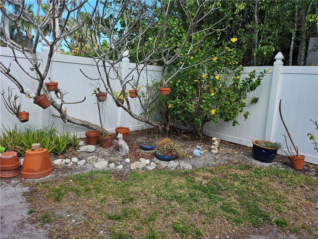 RUSTY PELICAN - Residential