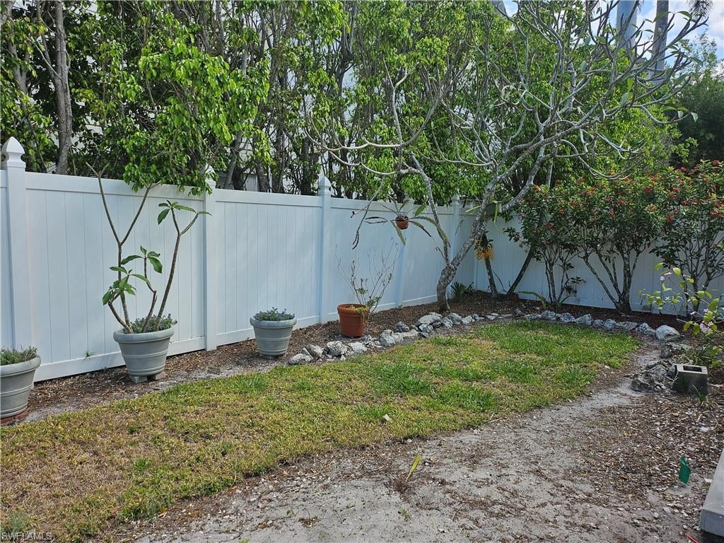 RUSTY PELICAN - Residential
