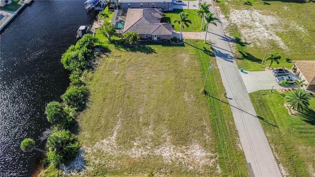 CAPE CORAL - Land