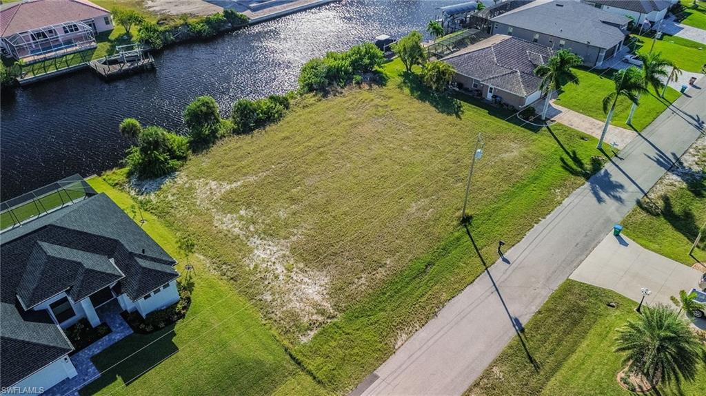 CAPE CORAL - Land