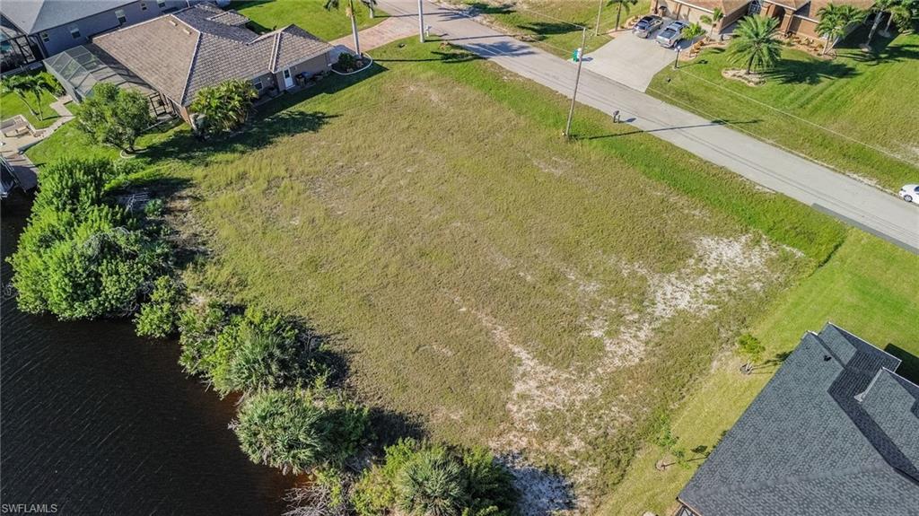 CAPE CORAL - Land