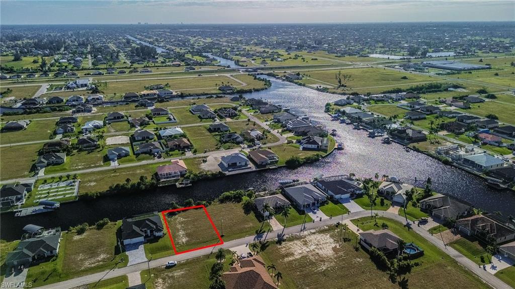 CAPE CORAL - Land