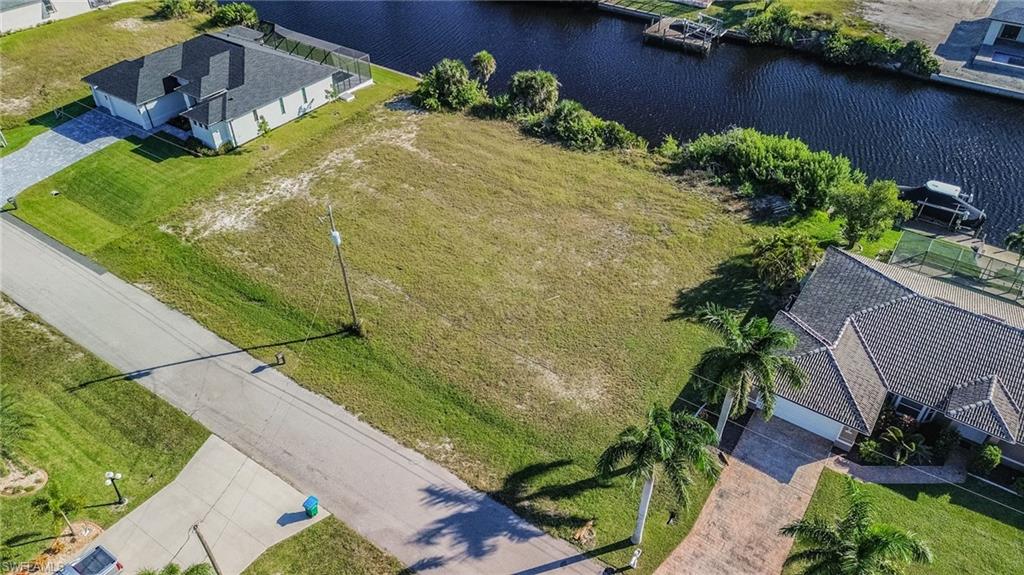 CAPE CORAL - Land