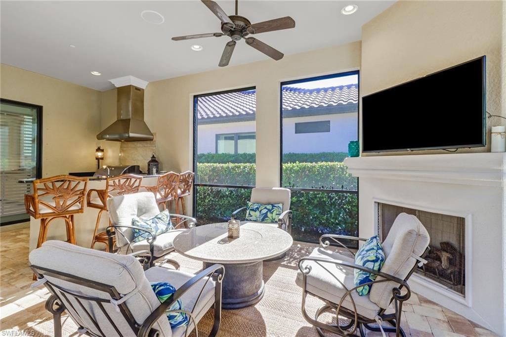 PEBBLE POINTE - Residential