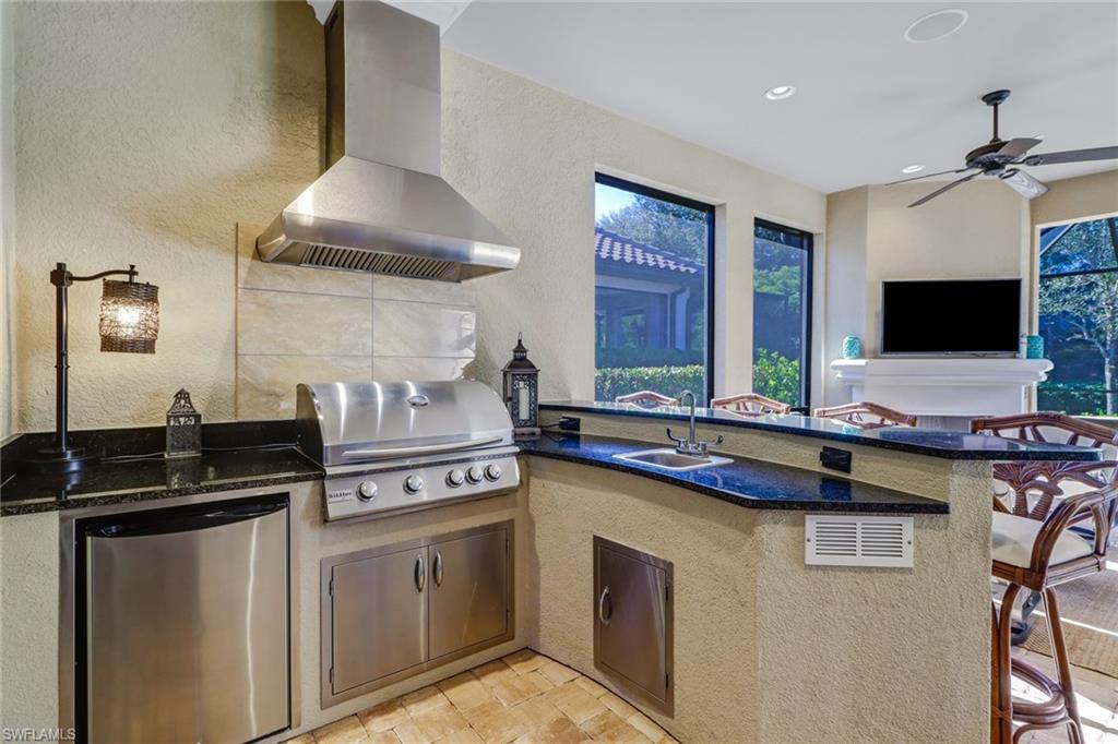 PEBBLE POINTE - Residential