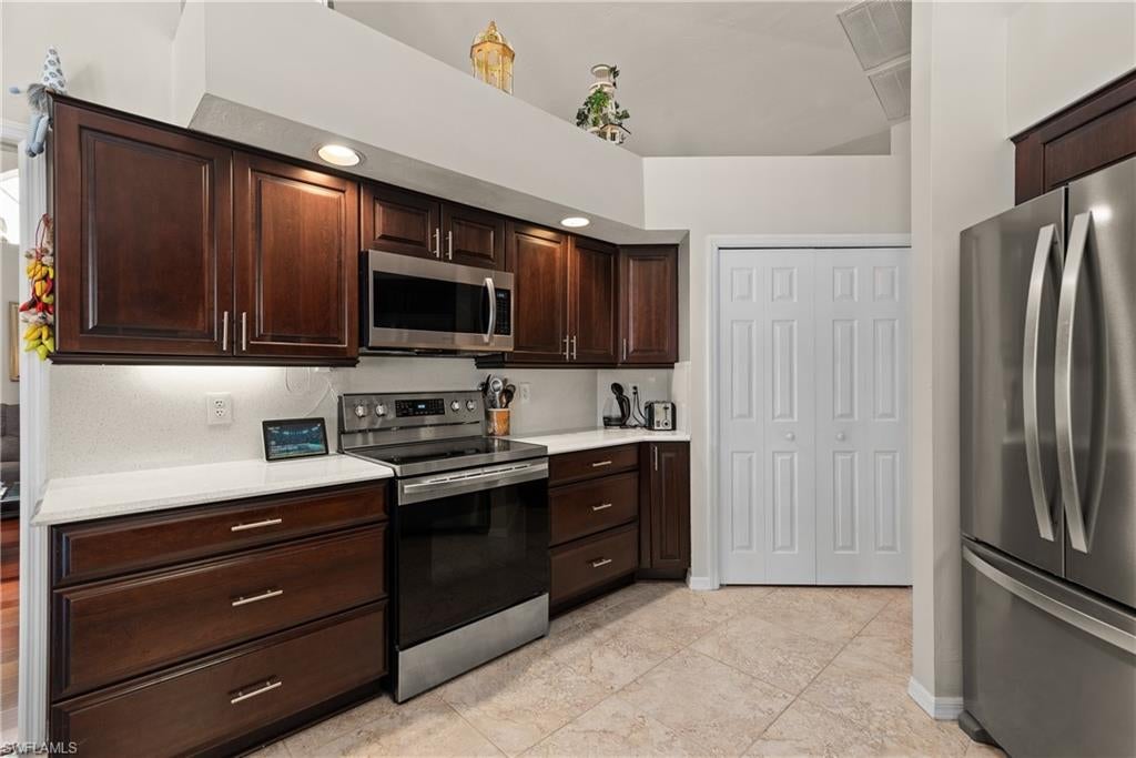 BERKSHIRE LAKES - Residential