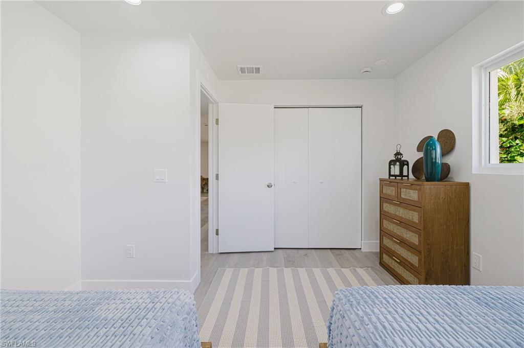 SANIBEL ARMS - Residential