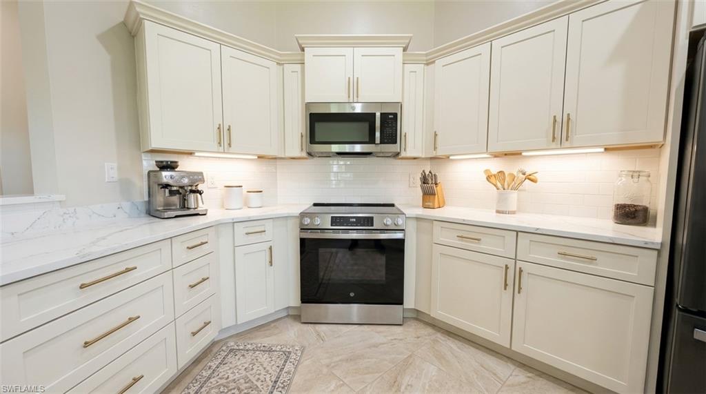 GOLDEN GATE ESTATES - Residential