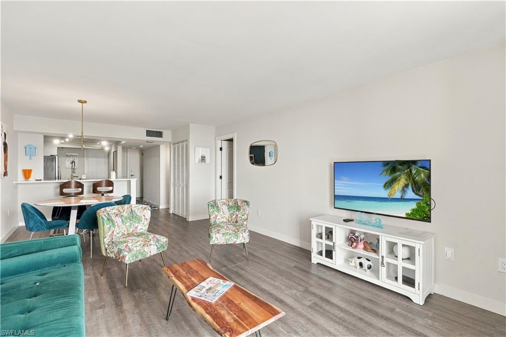 SOUTH SEAS - Residential