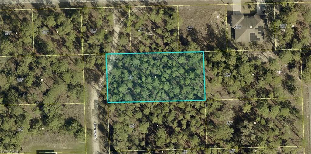 Wonderful lot perfect for build your dream house  very quiet area if you like live in pace  buy this lot. is close everywhere, schools, stores.