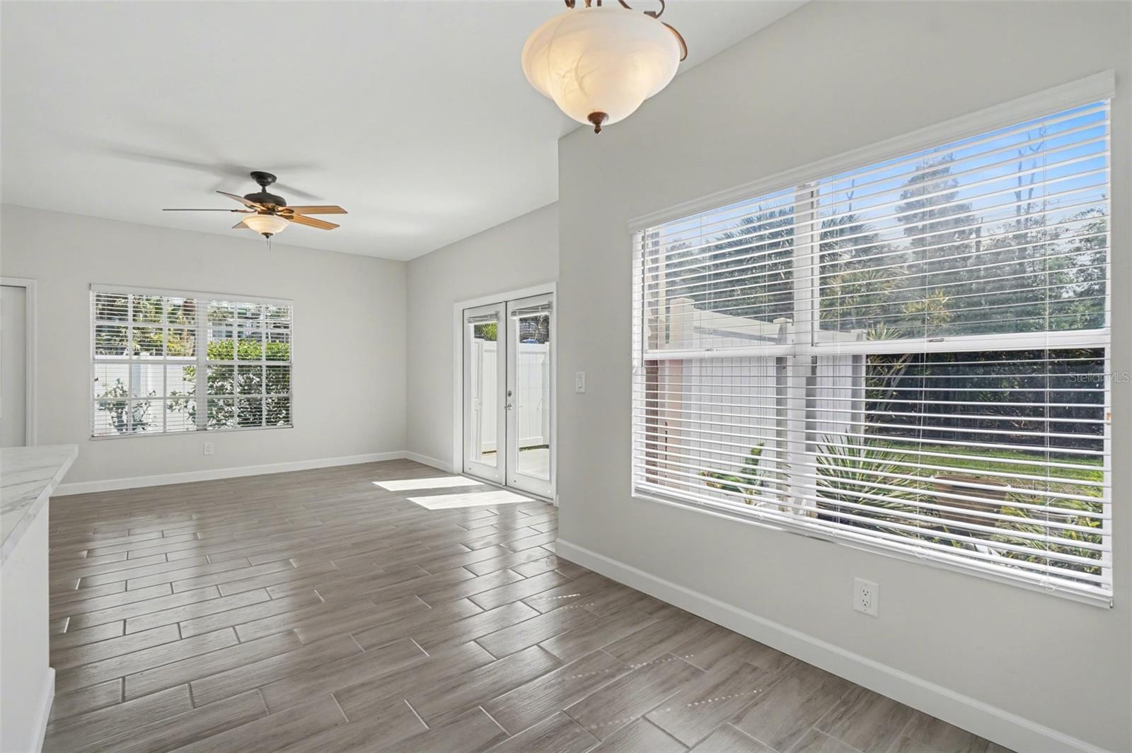 ISLAND PARK WOODS - Residential
