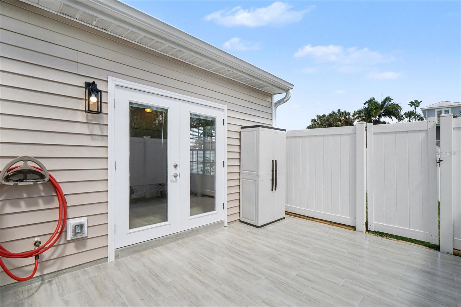 ISLAND PARK WOODS - Residential