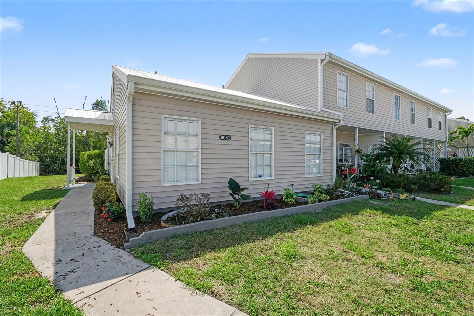 ISLAND PARK WOODS - Residential