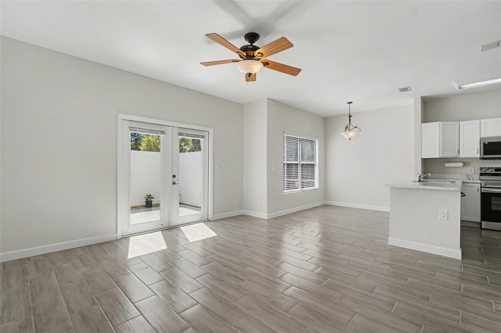 ISLAND PARK WOODS - Residential