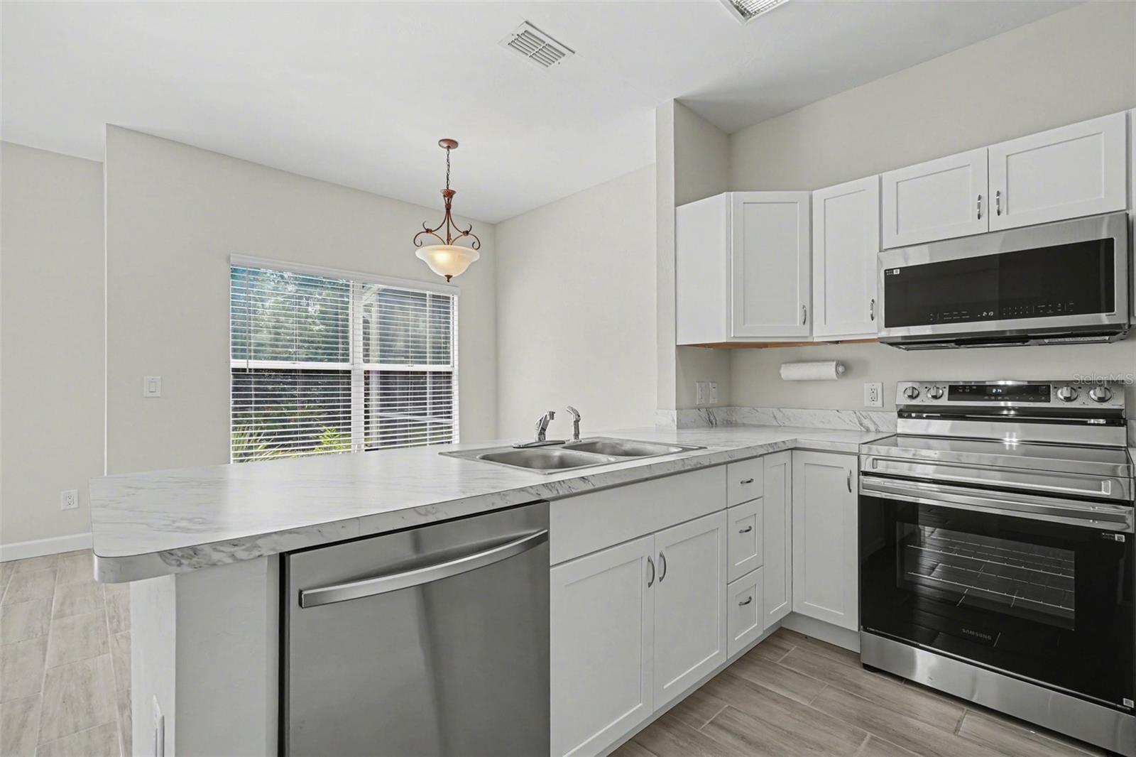 ISLAND PARK WOODS - Residential
