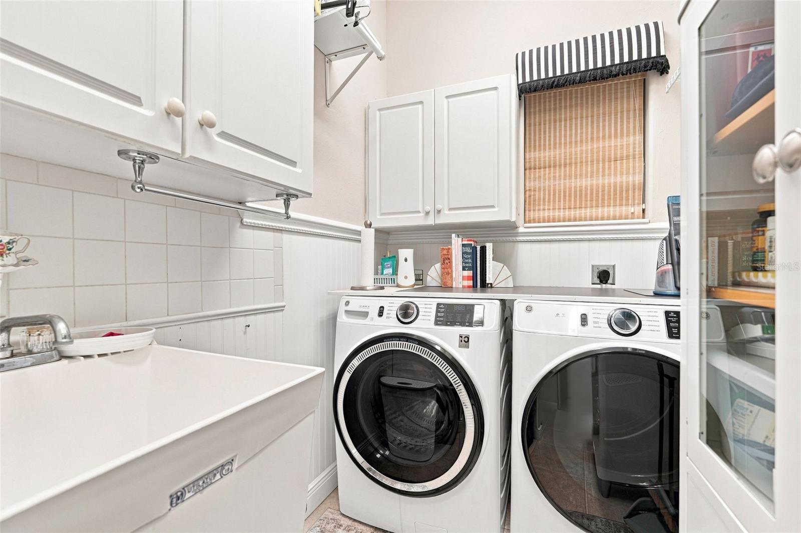 RIVER OAKS SUB - Residential