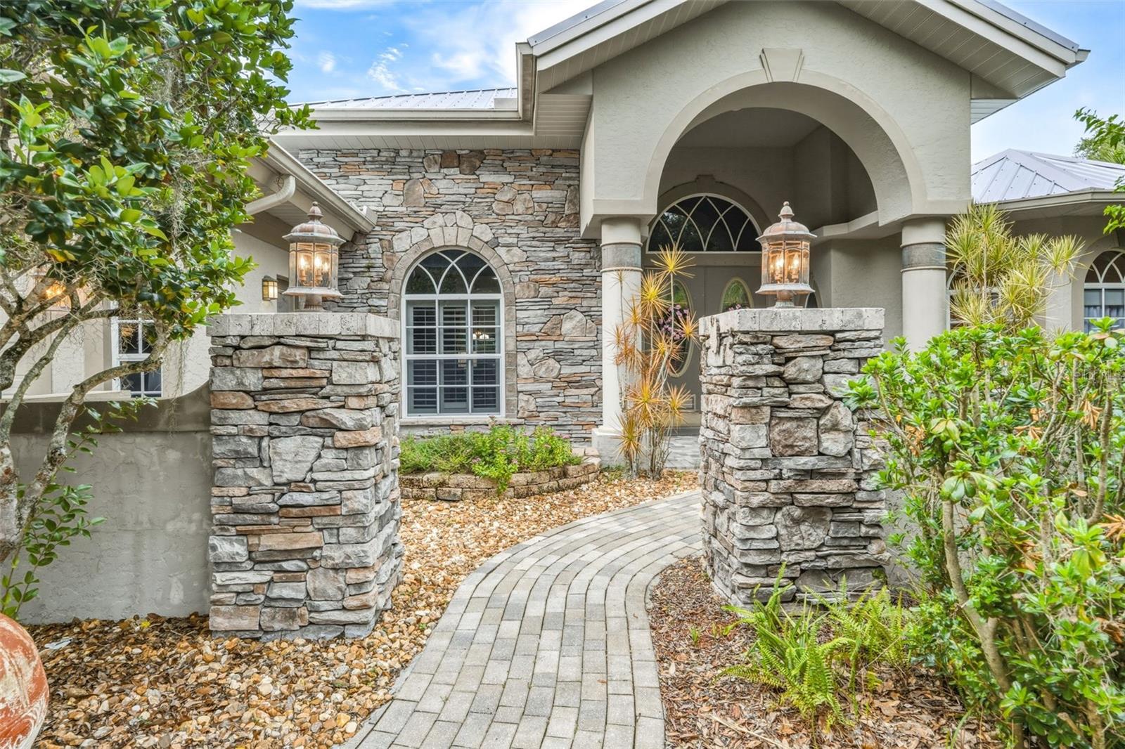 RIVER OAKS SUB - Residential