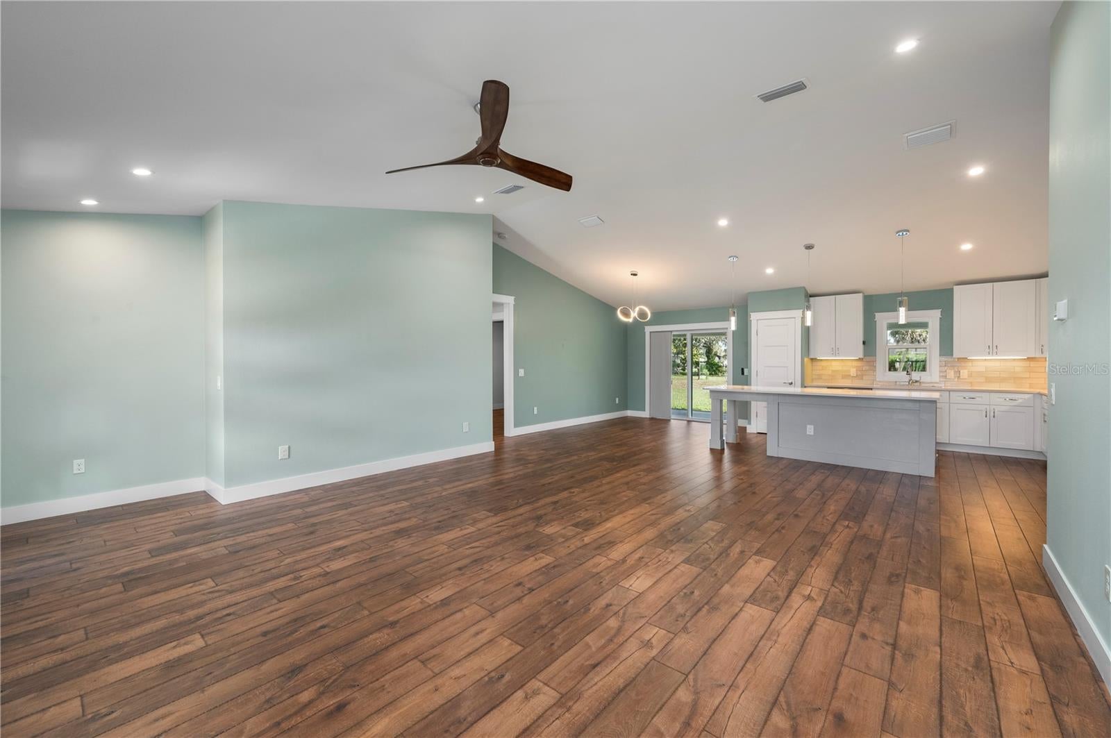 ROTONDA WEST PEBBLE BEACH - Residential