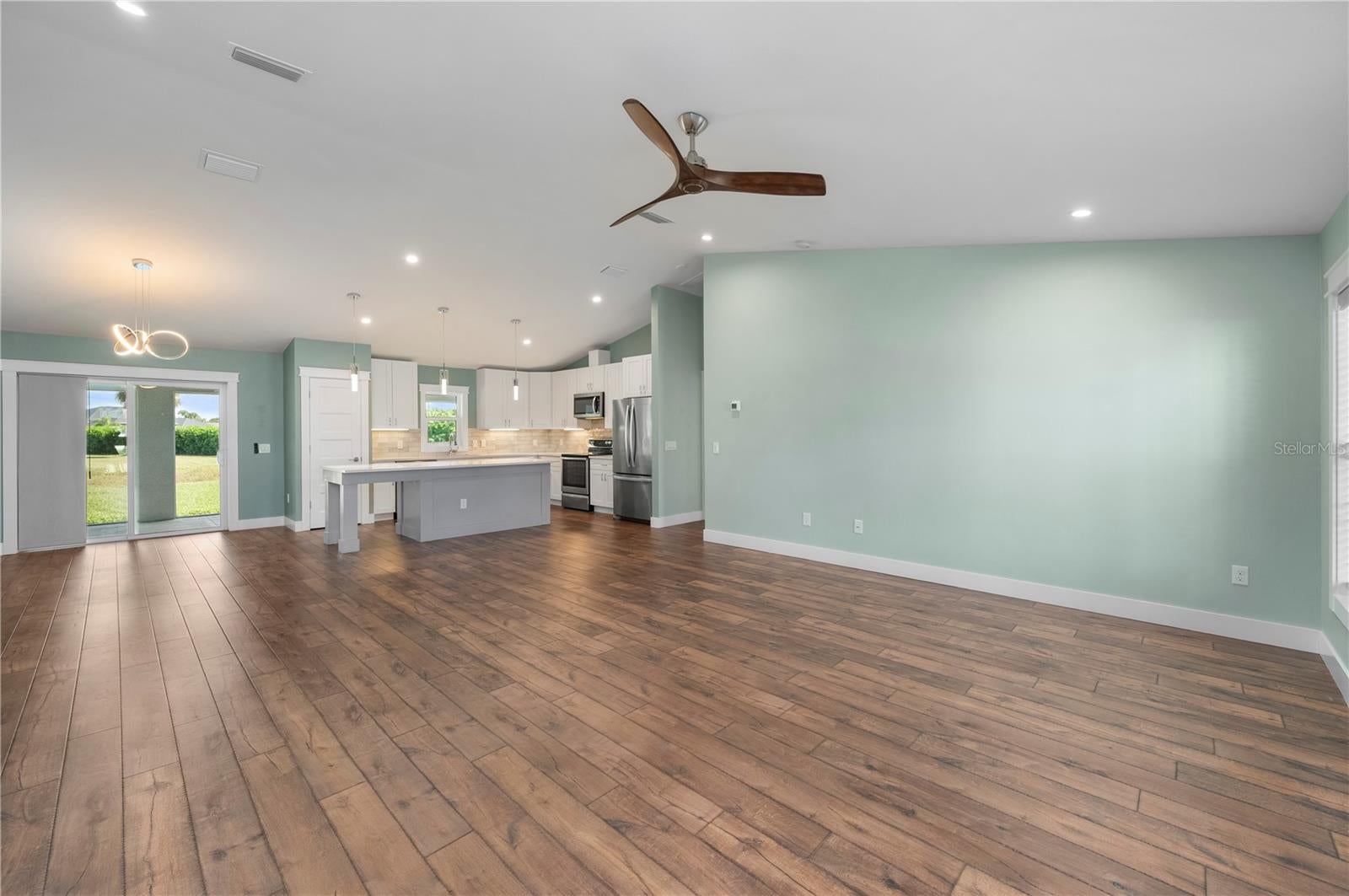 ROTONDA WEST PEBBLE BEACH - Residential
