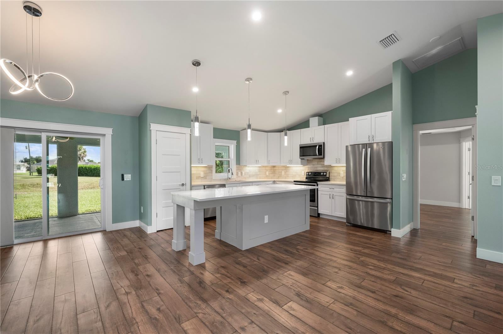 ROTONDA WEST PEBBLE BEACH - Residential