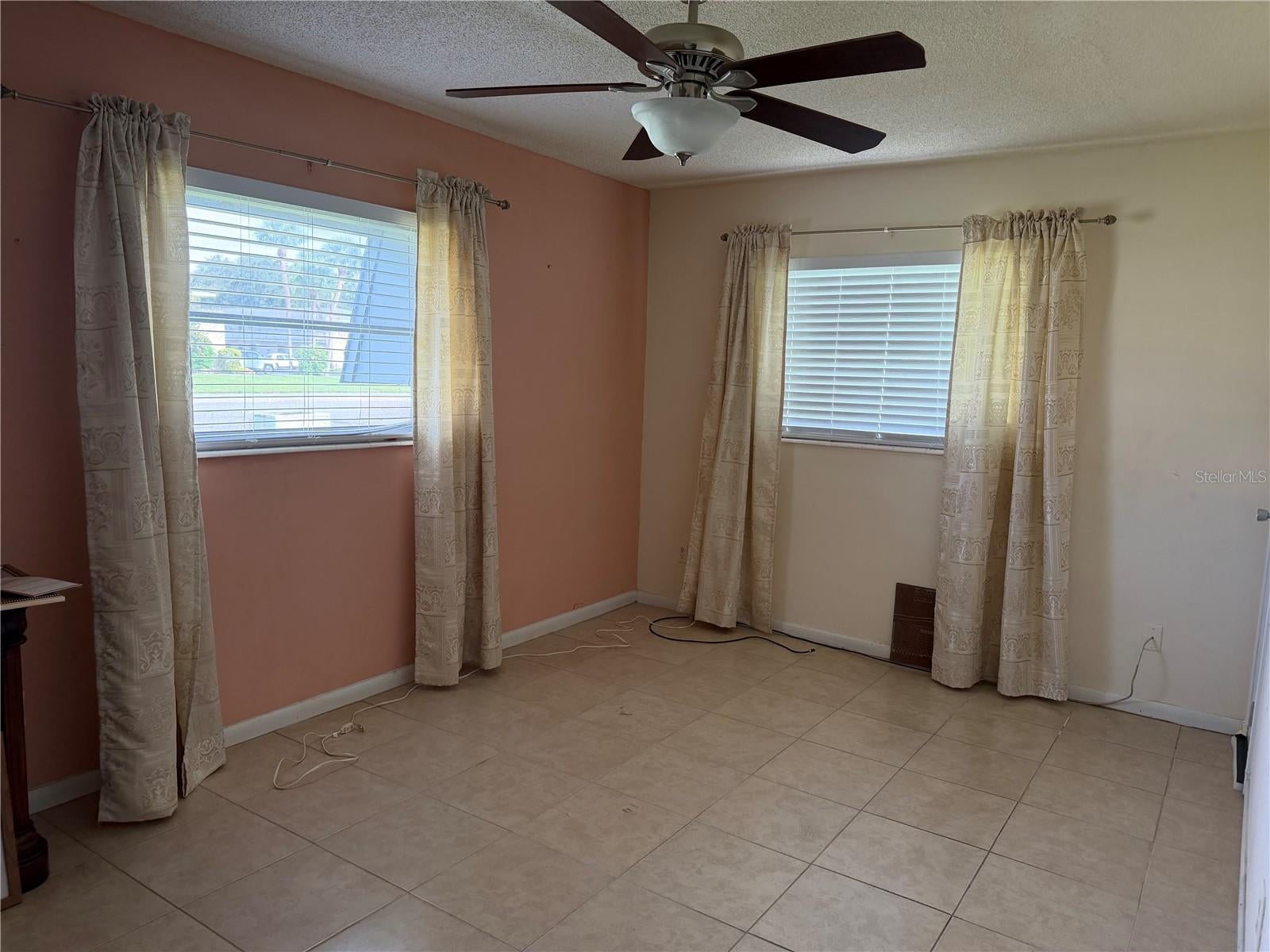 COUNTRY CLUB GARDENS - Residential