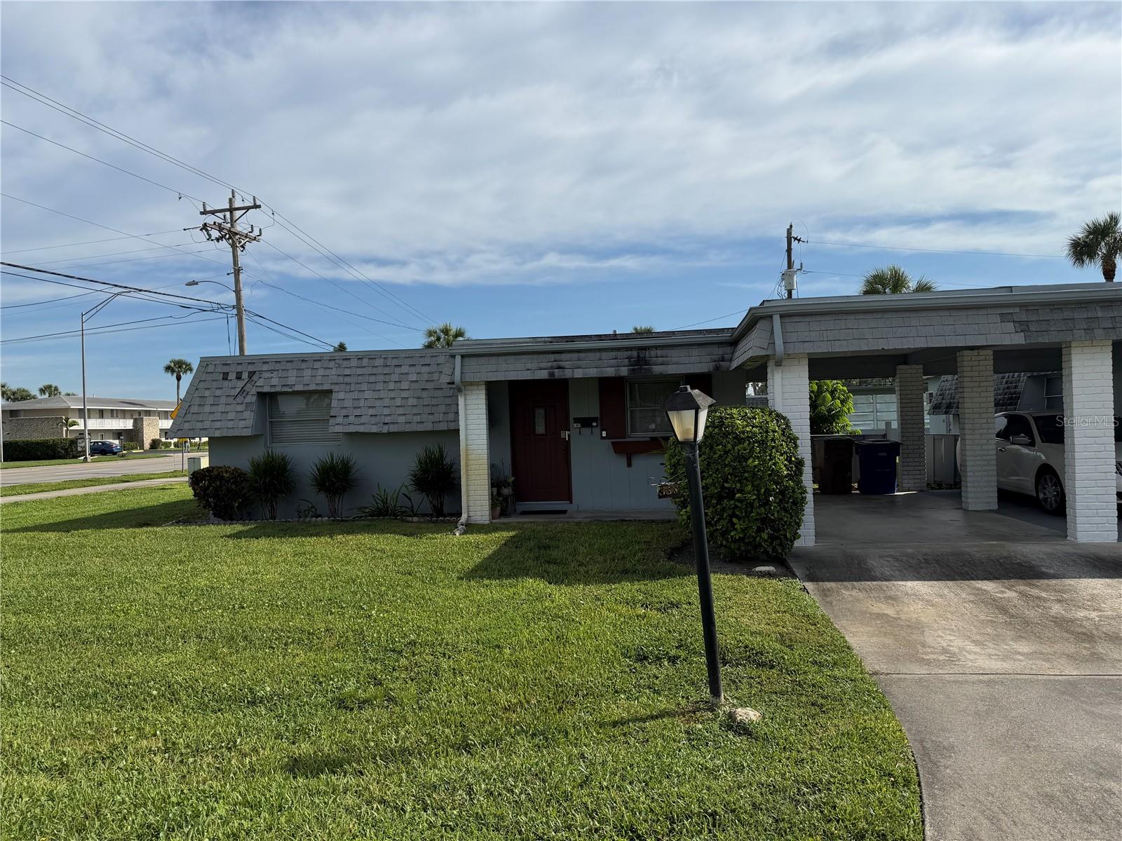 COUNTRY CLUB GARDENS - Residential