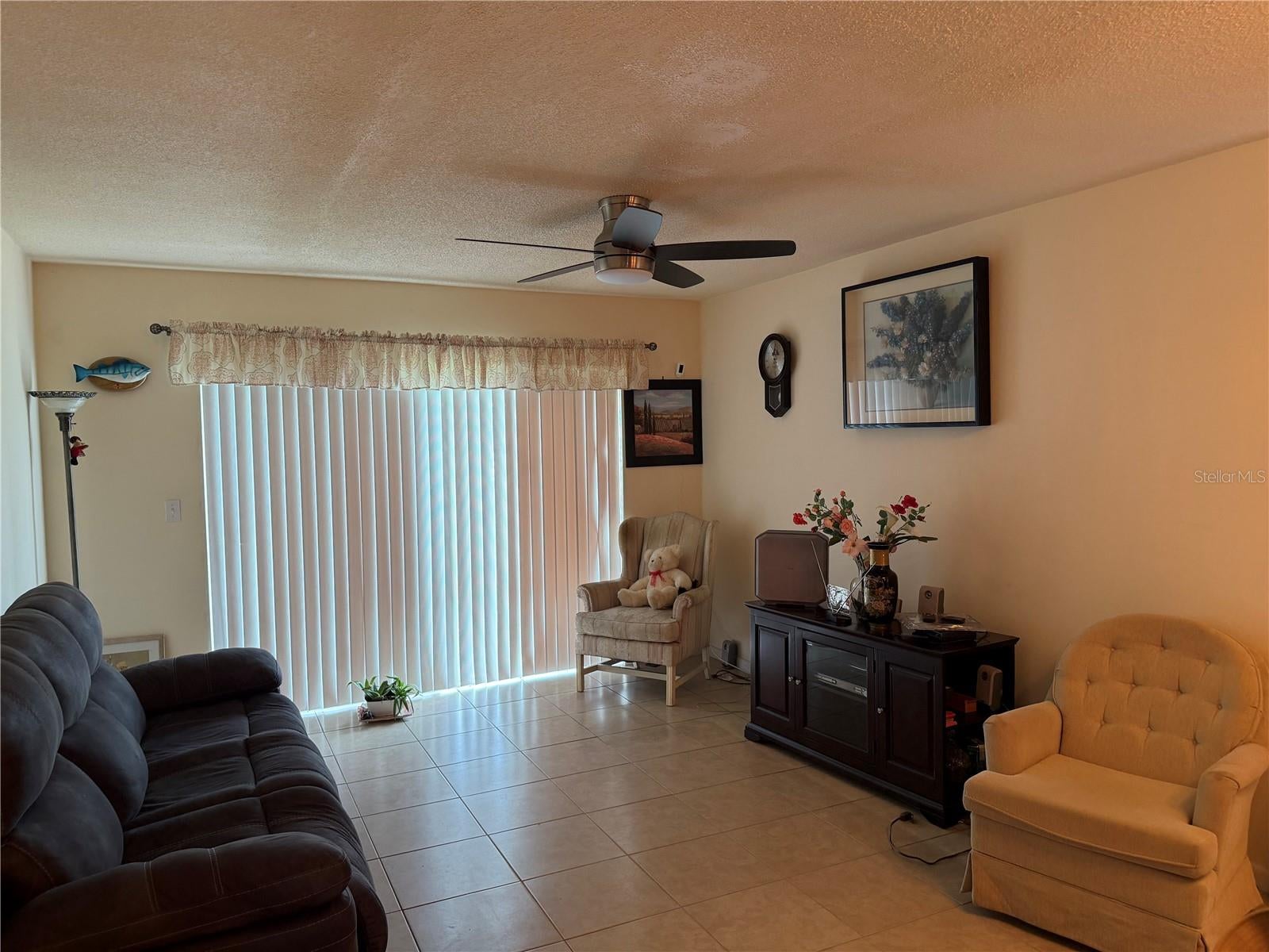 COUNTRY CLUB GARDENS - Residential
