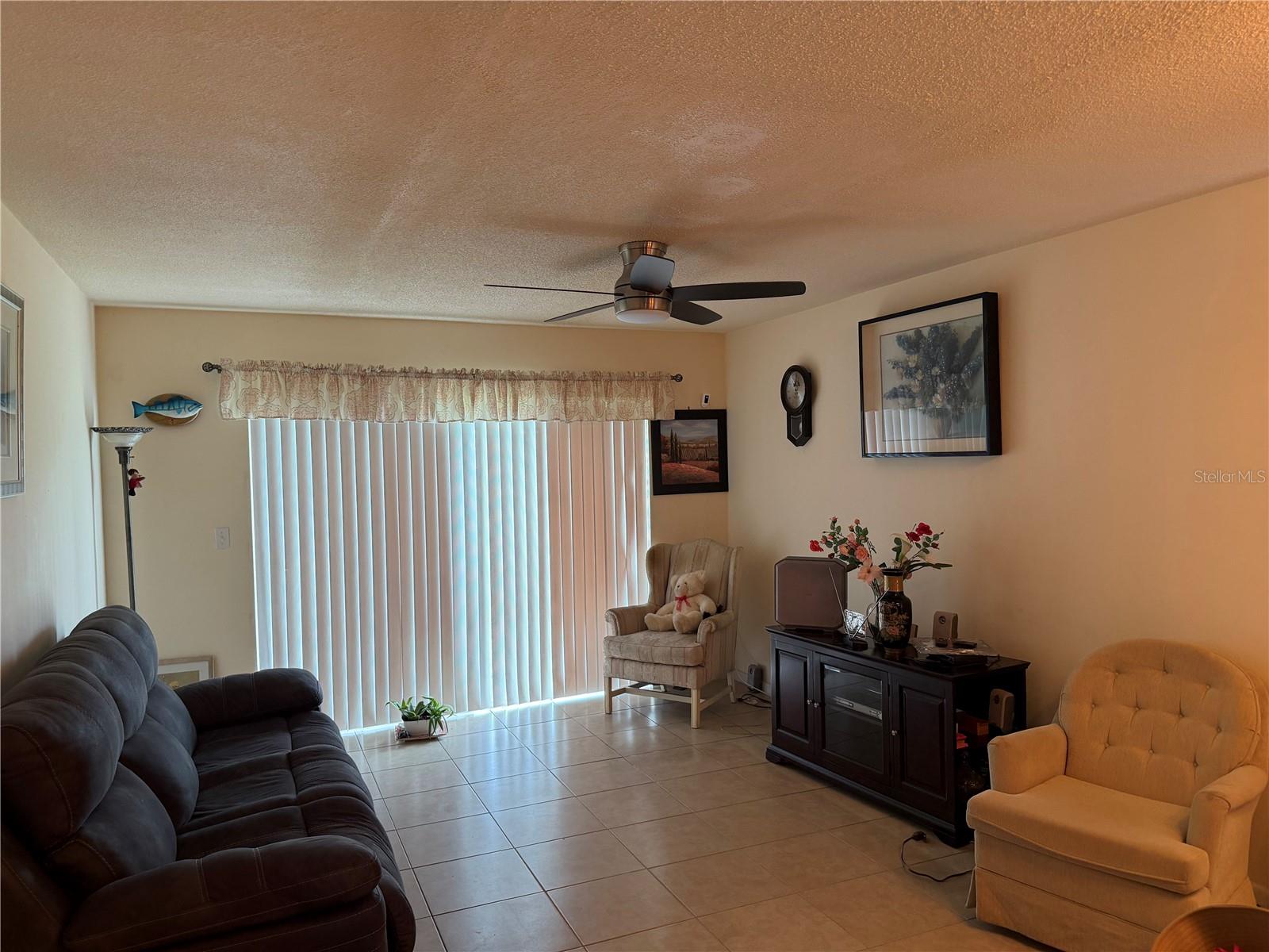 COUNTRY CLUB GARDENS - Residential