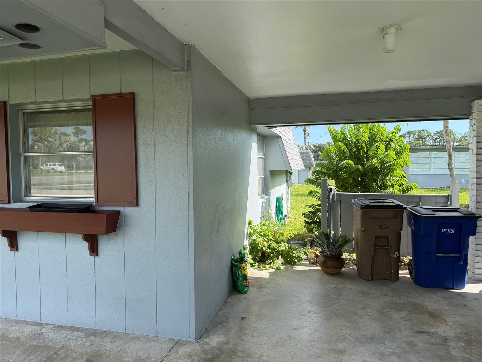 COUNTRY CLUB GARDENS - Residential
