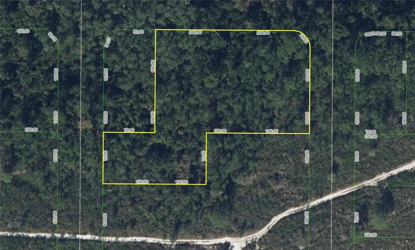 Exceptional 1.03-Acre Homesite in Highlands Park Estates – Lake Placid, FL!
Build your custom dream home or secure a prime land investment on this expansive 1.03-acre combined parcel (Lots 2, 3, 29, & 30) located on Washington Blvd. Situated just moments away from scenic Lake Apthorp, this property offers the ultimate blend of peaceful rural ambiance, mature natural surroundings, and great privacy.
With over an acre of flat, usable land, you'll have ample room for a spacious home, detached workshop/garage, pool, and dedicated parking for your boat, RV, or recreational toys. Enjoy the best of Lake Placid—renowned for its dozens of freshwater lakes, outdoor recreation, and charming small-town feel—while remaining within convenient driving distance to Highway 27, Sebring, and everyday amenities.