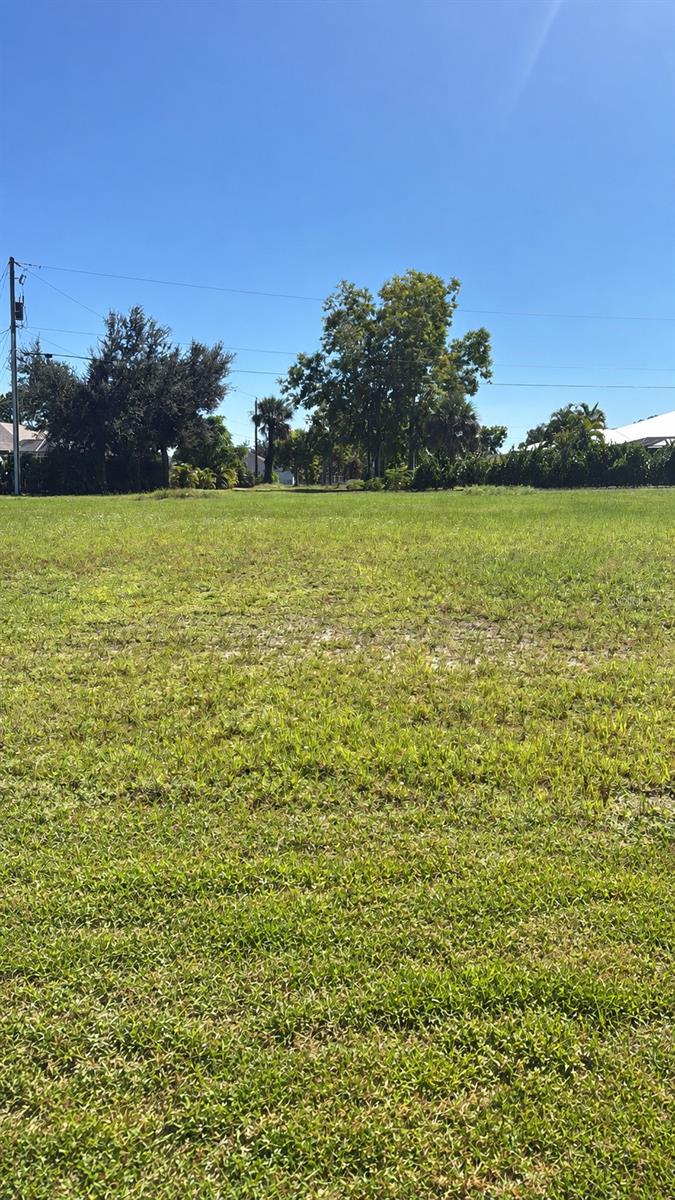 PUNTA GORDA ISLES SEC 16 - Land