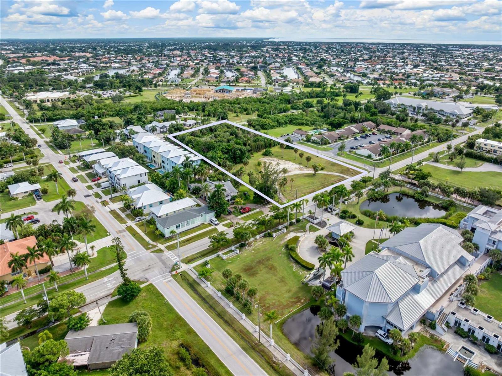 PUNTA GORDA - Land