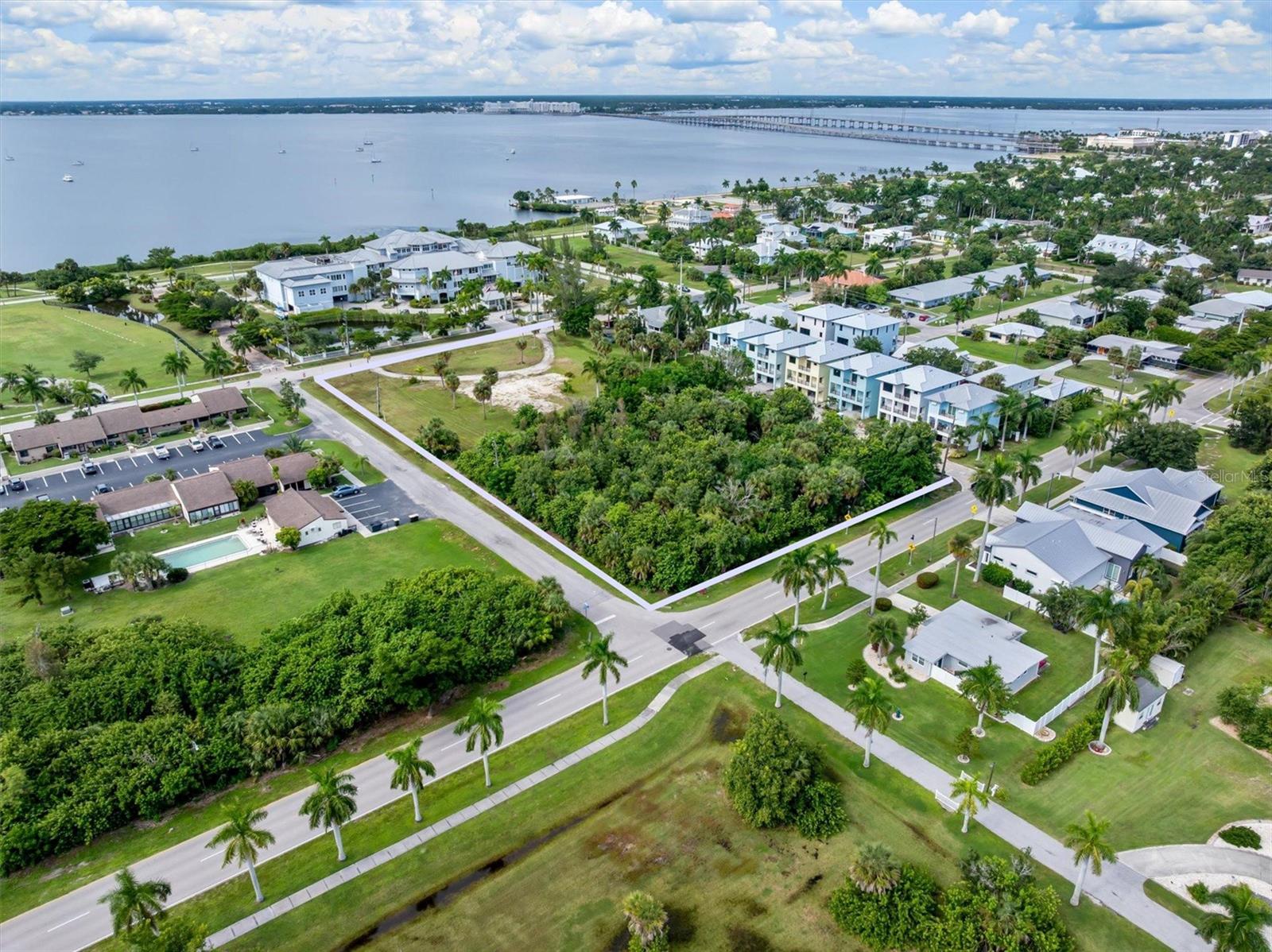 PUNTA GORDA - Land