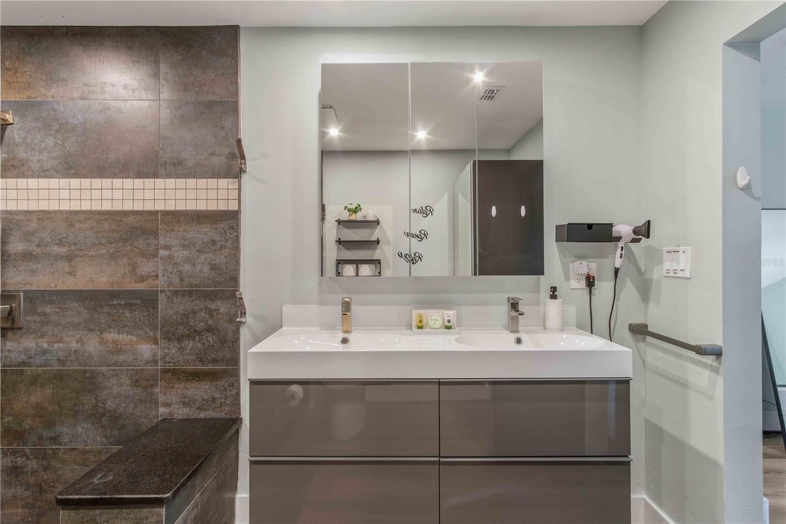 PUNTA GORDA ISLES SEC 04 - Residential