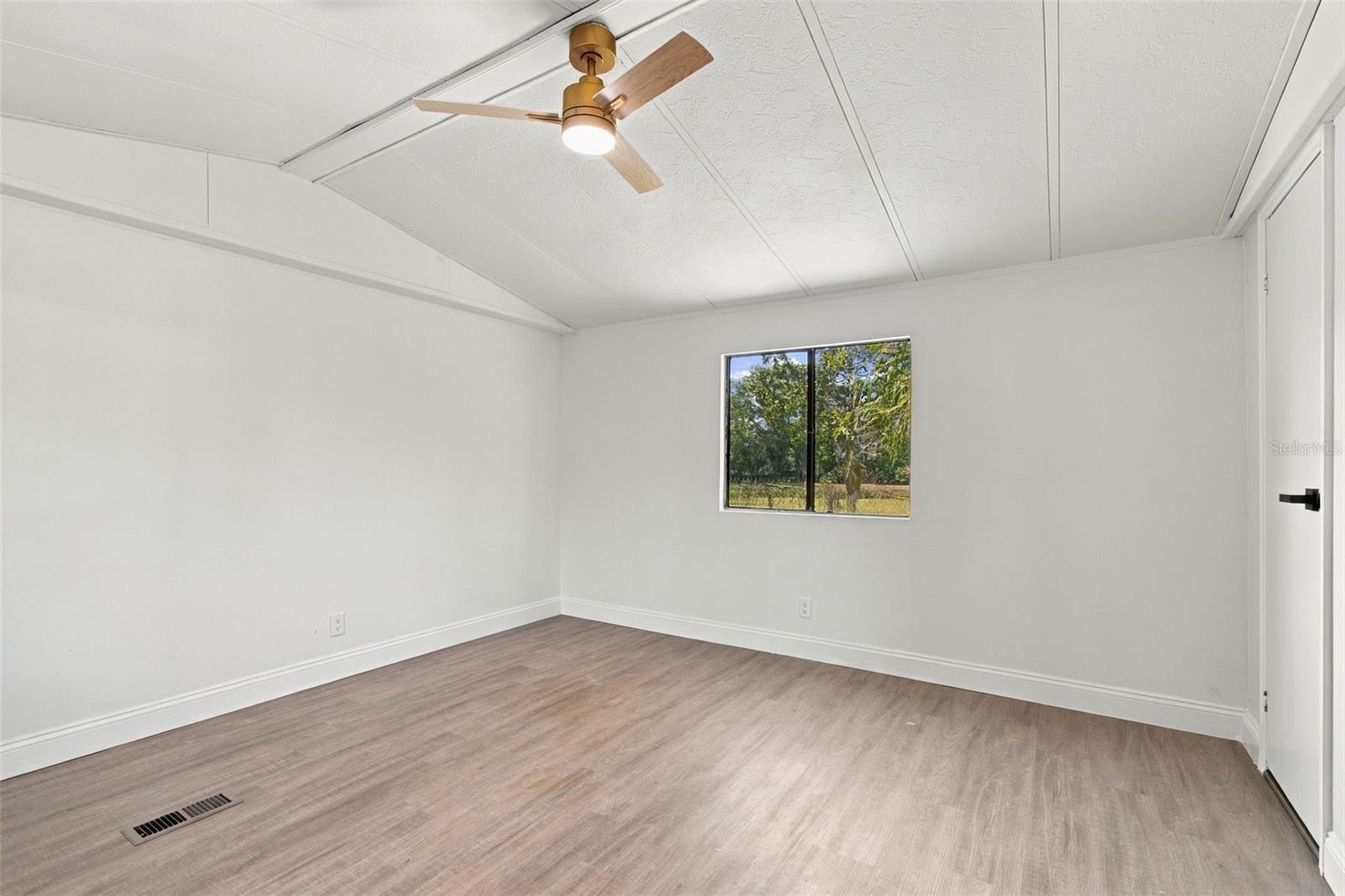 GREEN GRASS ACRES FIRST ADD - Residential