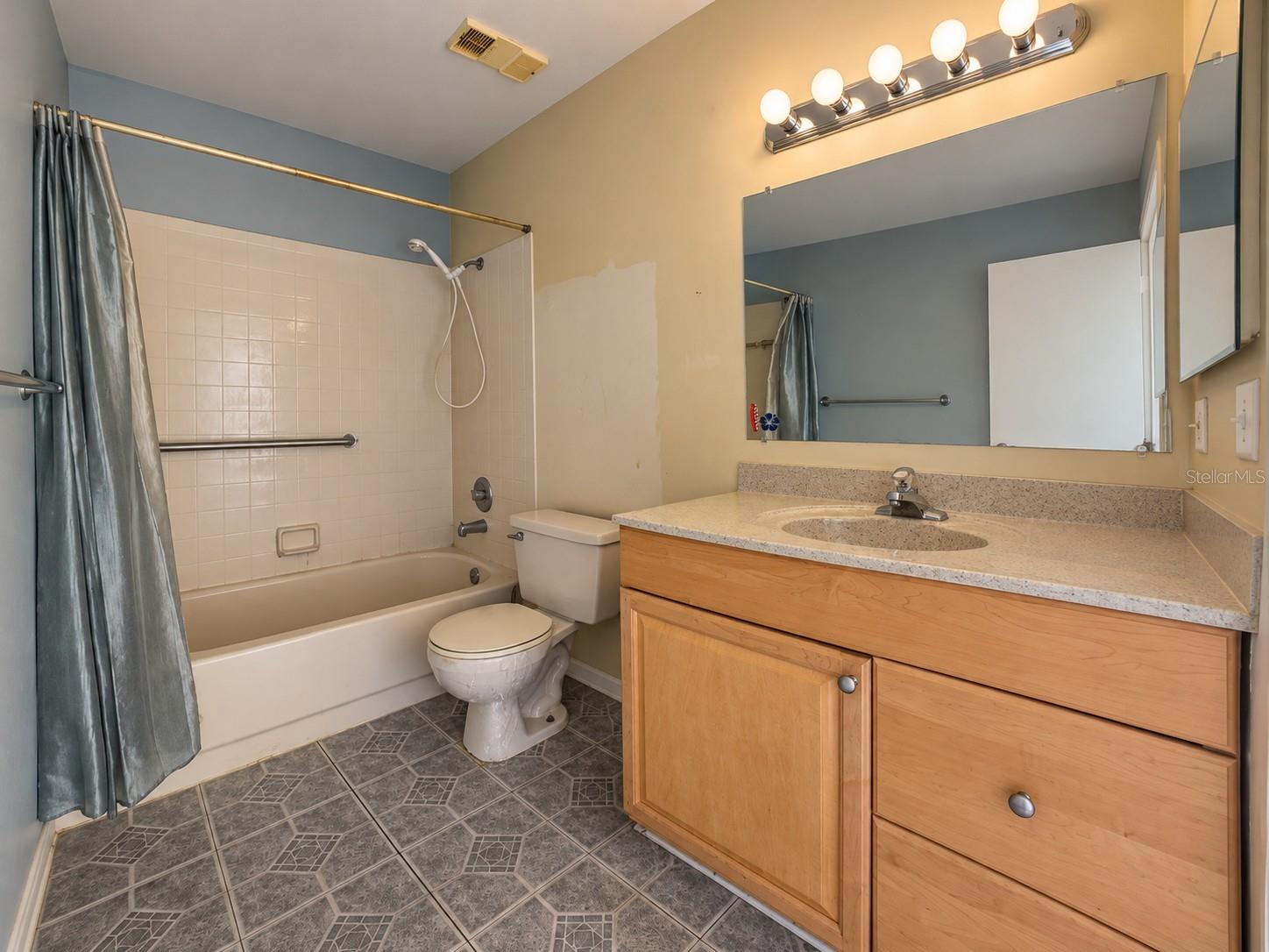 DOCKSIDE CONDO - Residential