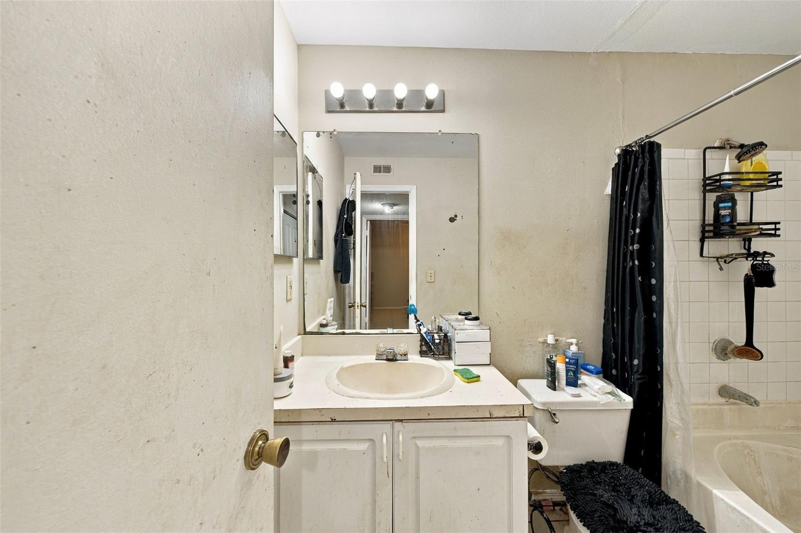 THE LANDINGS OF TAMPA A CONDOM - Residential