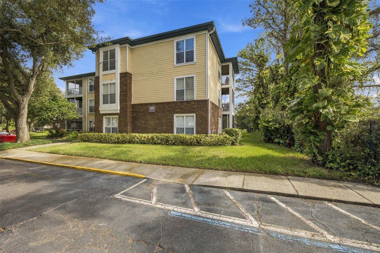 Opportunity knocks at 10020 Strafford Oak! This second-floor 1 bedroom, 1 bath condo offers a private screened lanai overlooking a serene pond, the ideal spot for morning coffee or unwinding at the end of the day. The unit is ready for your personal touch, giving you the chance to update and build equity from day one. Whether you’re looking for your own home or adding to your rental portfolio, this one checks the boxes. Enjoy a convenient location near Carrollwood and Citrus Park shopping, dining, and entertainment, with quick access to the interstate and toll roads for an easy commute to Tampa International Airport, downtown, and beyond. Bring your vision and make this pond-view retreat your own!
