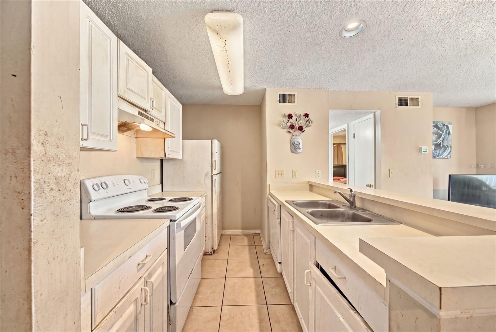 THE LANDINGS OF TAMPA A CONDOM - Residential