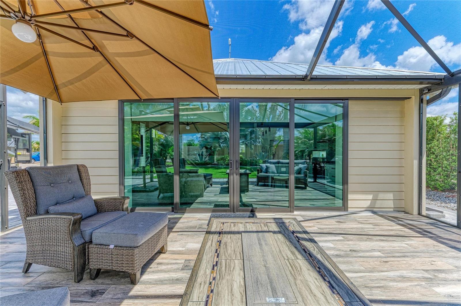 THORNTON CRK MOTORCOACH RESIDENCE - Residential