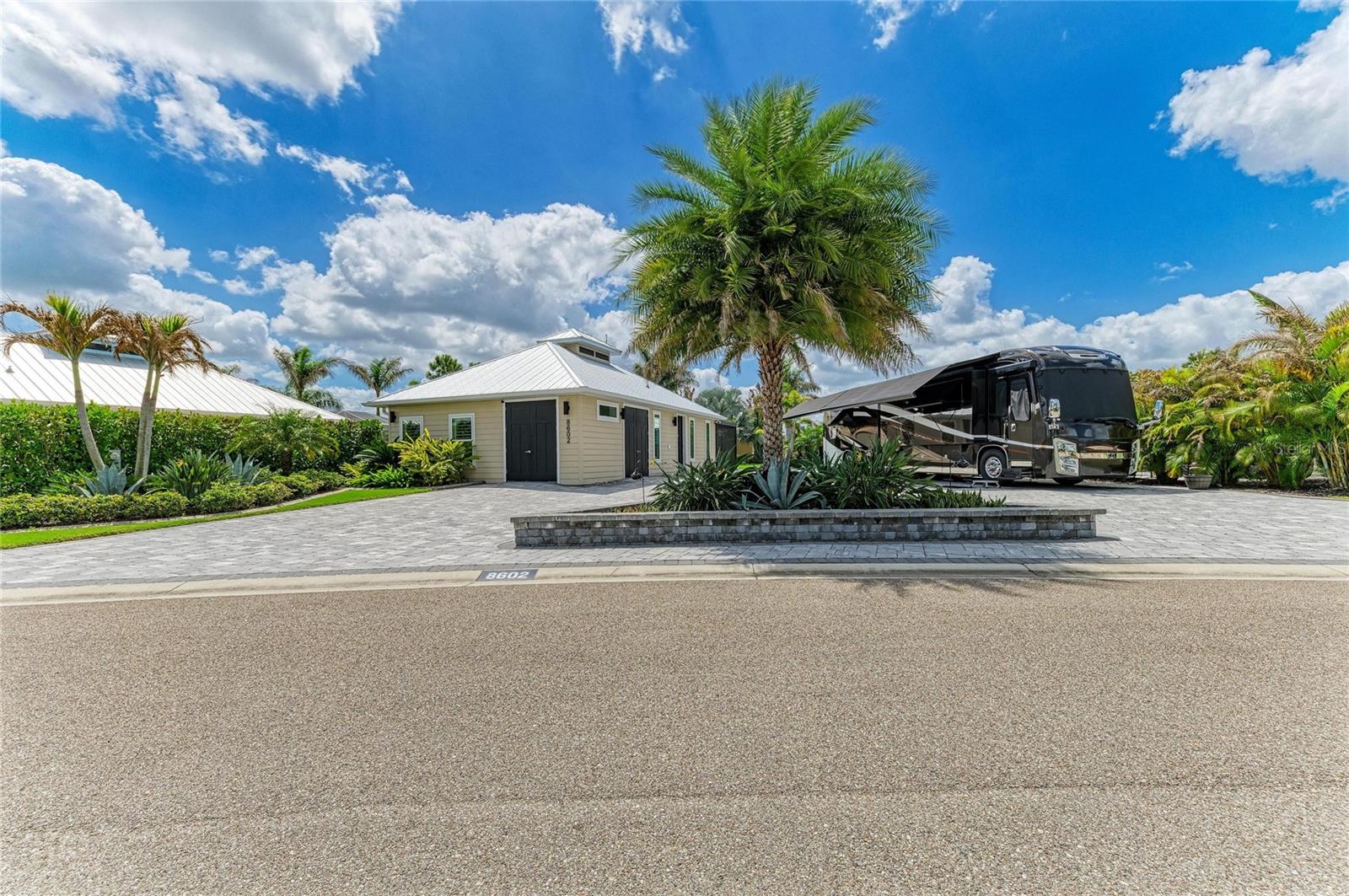 THORNTON CRK MOTORCOACH RESIDENCE - Residential