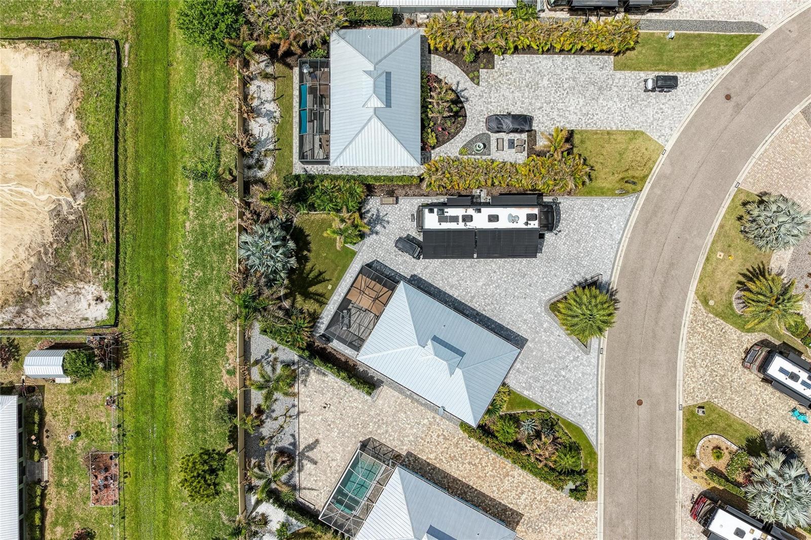 THORNTON CRK MOTORCOACH RESIDENCE - Residential
