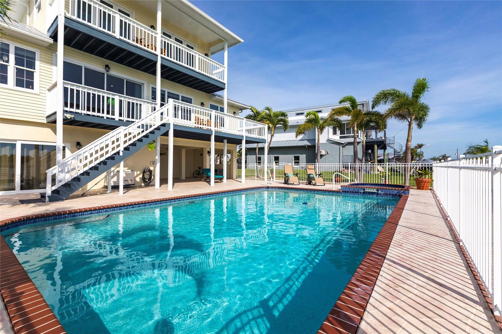 PIRATE HARBOR - Residential