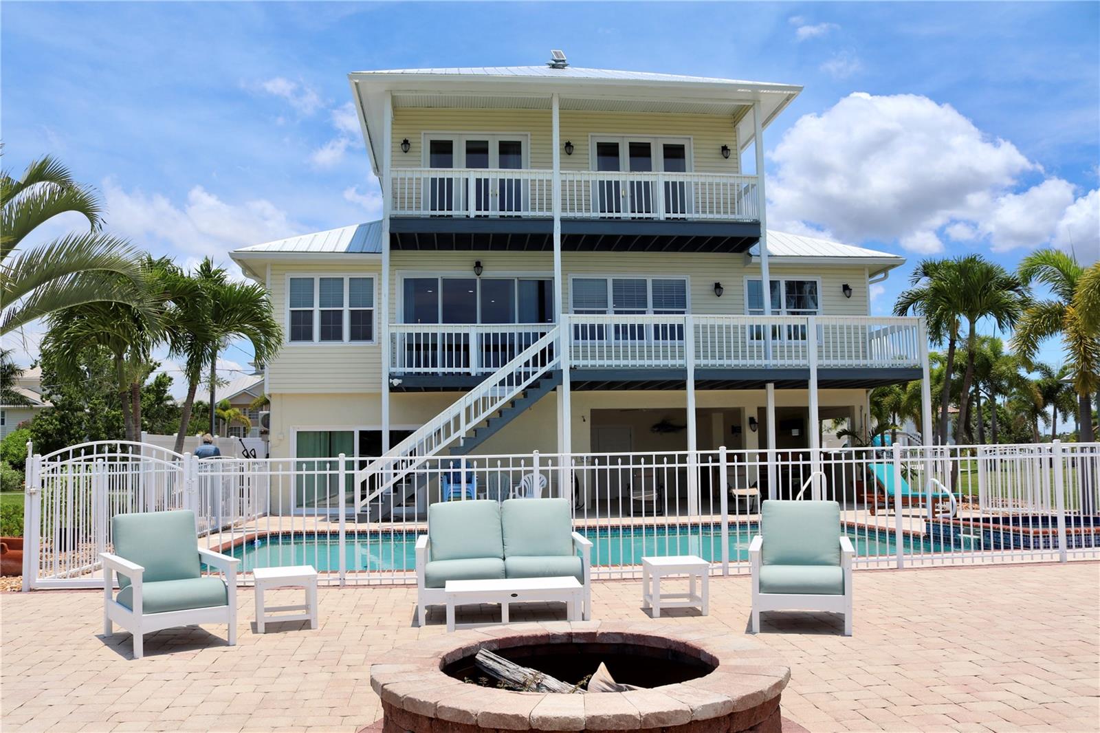 PIRATE HARBOR - Residential