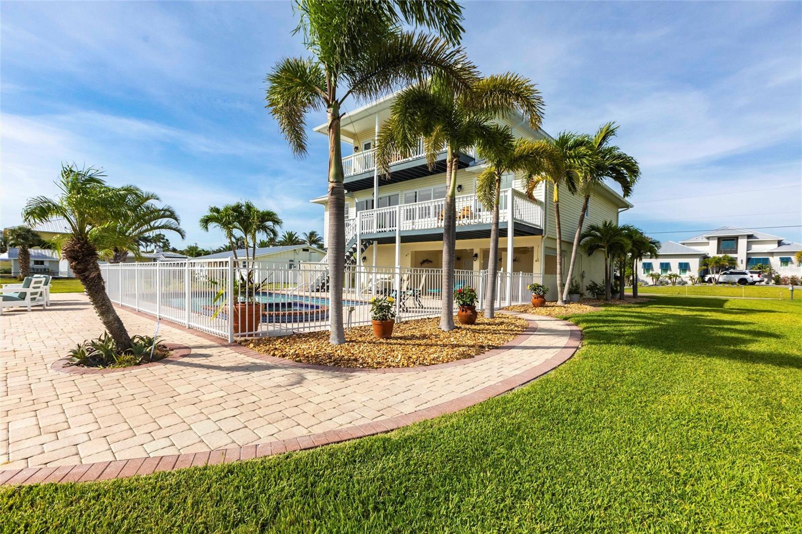 PIRATE HARBOR - Residential