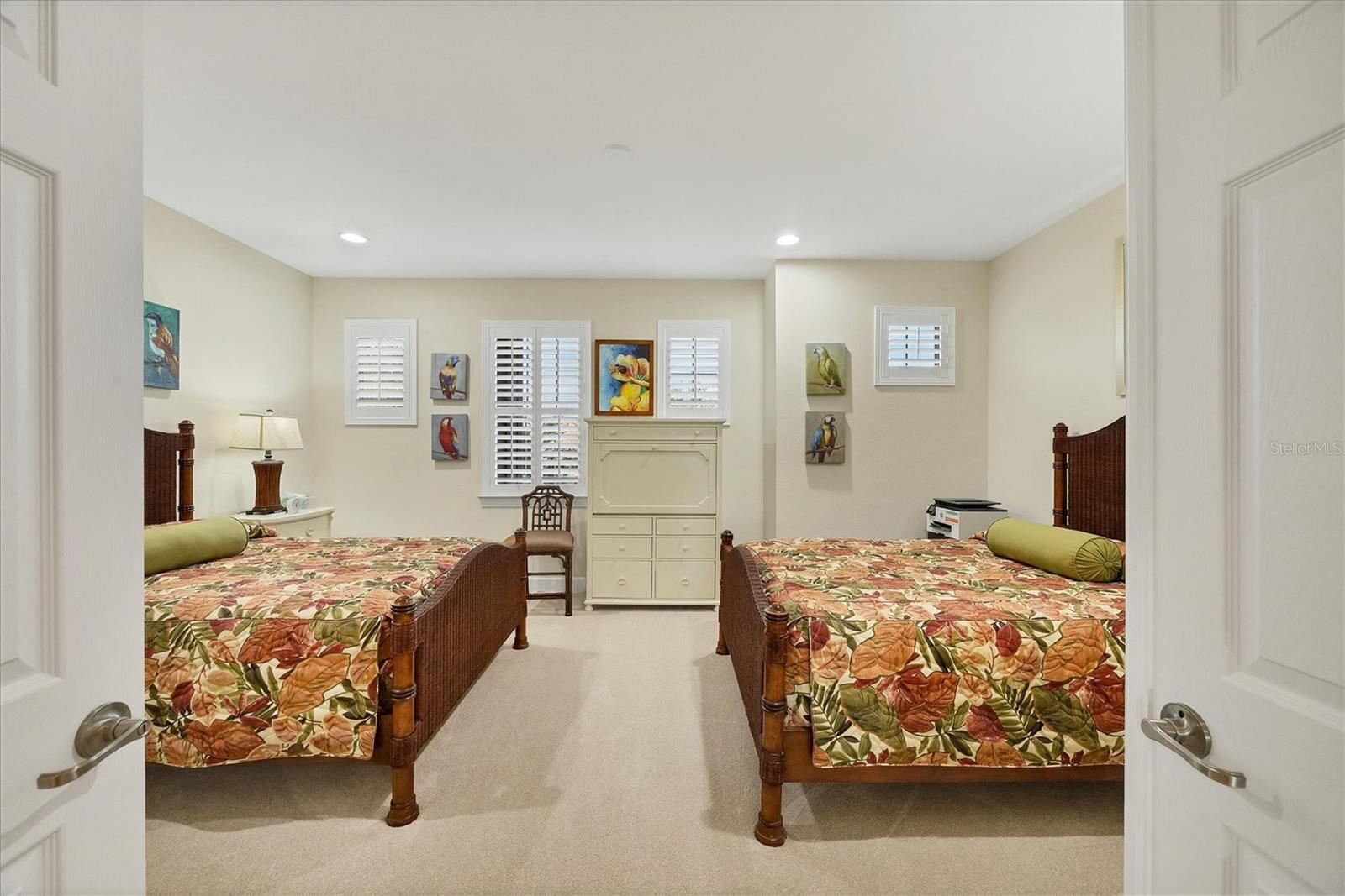 RIVERWOOD - Residential
