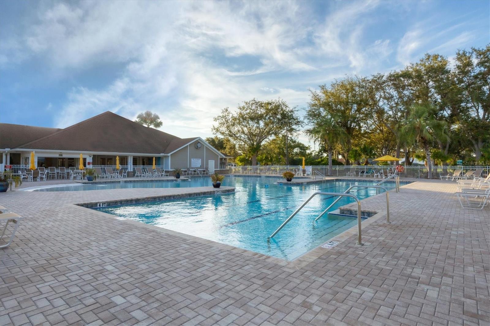 RIVERWOOD - Residential