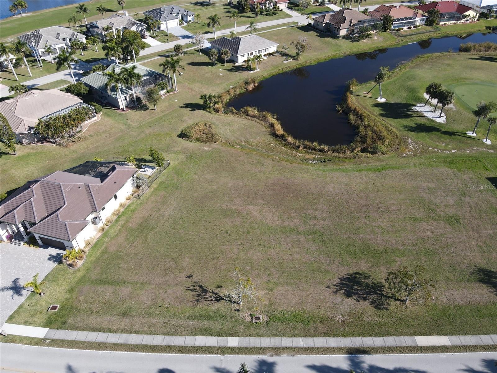 PUNTA GORDA ISLES SEC 15 - Land